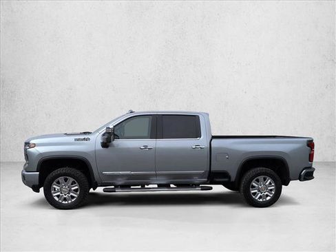 Used 2026 Chevrolet Silverado 2500 High Country w/ High Country Premium Package AWD/4WD image 5
