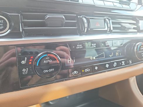 Used 2022 Nissan Pathfinder Platinum w/ Cargo Package image 29