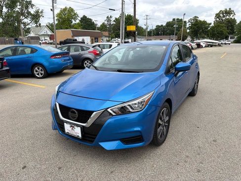 Used 2020 Nissan Versa SV FWD image 4