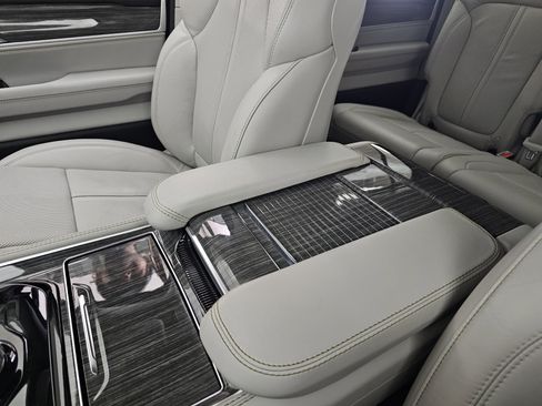 Used 2022 Jeep Wagoneer Series II image 44