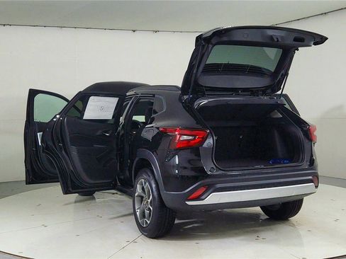 New 2026 Chevrolet Trax LT image 11