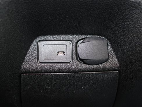 Used 2025 Mercedes-Benz Sprinter 2500 image 18