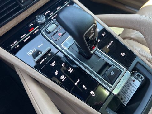 Used 2019 Porsche Cayenne AWD/4WD image 15