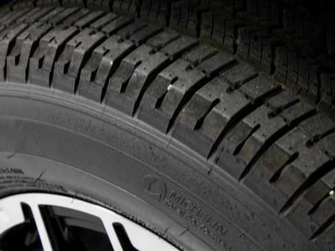 Certified 2022 Ford F150 Lightning Pro image 20