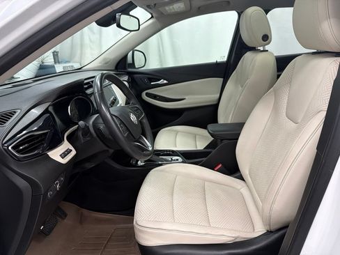 Used 2020 Buick Encore GX Essence w/ Experience Buick Package FWD image 13