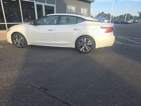 Used 2016 Nissan Maxima Platinum FWD image 10