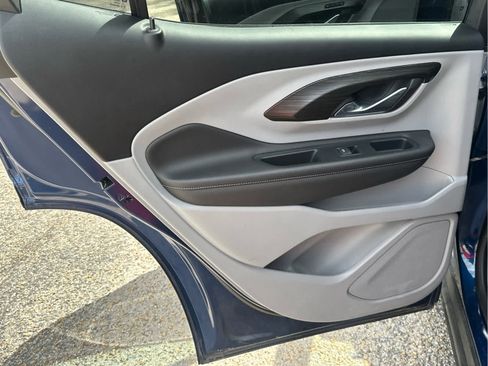 Used 2022 GMC Terrain SLT w/ Infotainment Package II image 43