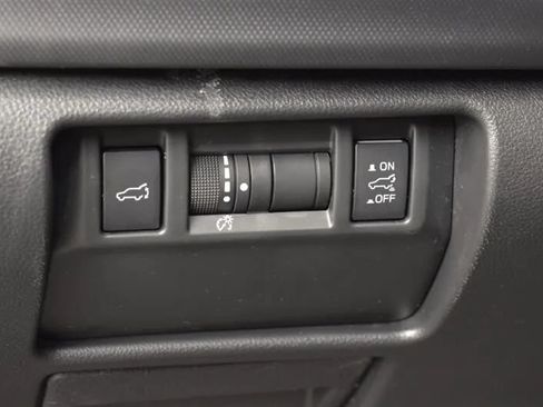 Used 2025 Subaru Forester Touring w/ Popular Package - Touring AWD/4WD image 18