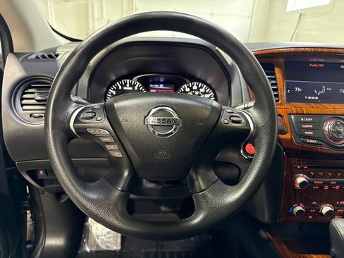 Used 2017 Nissan Pathfinder S AWD/4WD image 10