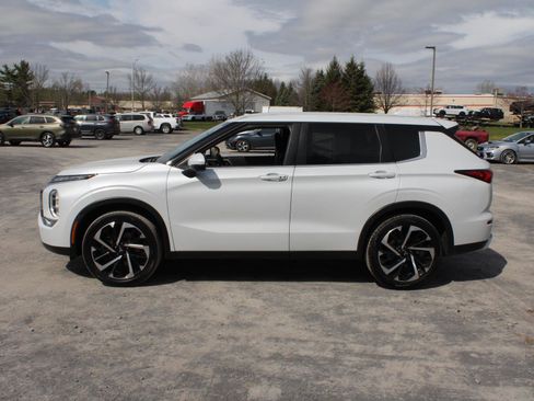 Used 2024 Mitsubishi Outlander SE AWD/4WD image 6