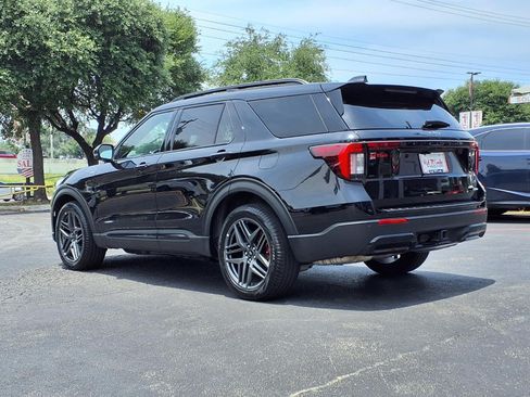 Certified 2025 Ford Explorer ST-Line w/ ST-Line Street Pack AWD/4WD image 8