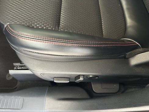 Used 2025 Ford Escape ST-Line w/ Tech Pack #1 FWD image 29