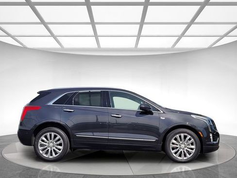 Used 2019 Cadillac XT5 Platinum AWD/4WD image 3