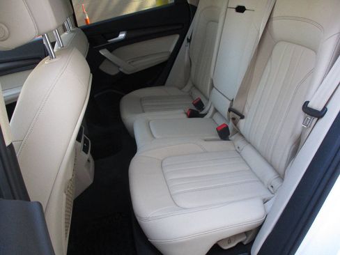 Used 2023 Audi Q5 2.0T Premium Plus w/ Premium Plus Package AWD/4WD image 67