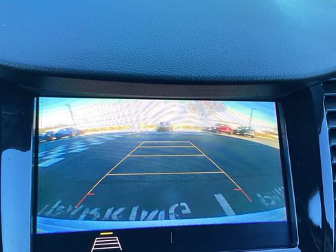 Used 2020 Chevrolet Trax LT w/ LT Convenience Package image 14