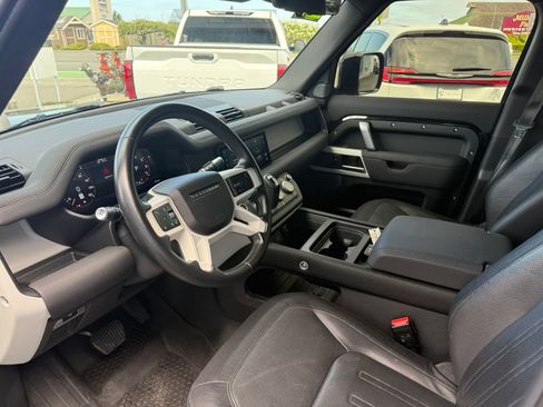 Used 2021 Land Rover Defender 110 X-Dynamic SE AWD/4WD image 11