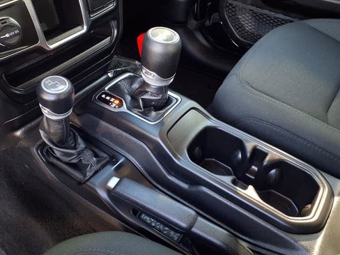 Used 2021 Jeep Wrangler Unlimited Sport image 16