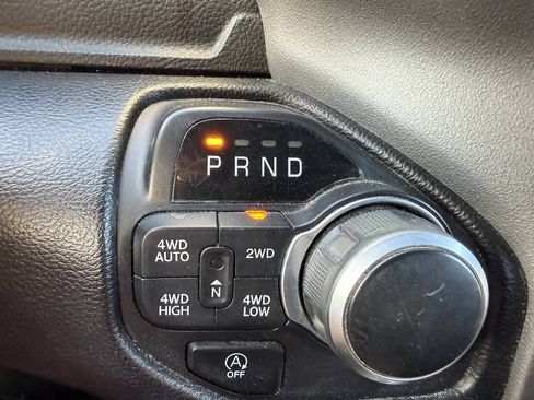 Used 2020 RAM 1500 Big Horn AWD/4WD image 30