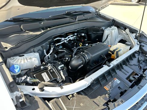 Used 2021 Ford Explorer XLT w/ Equipment Group 202A image 27