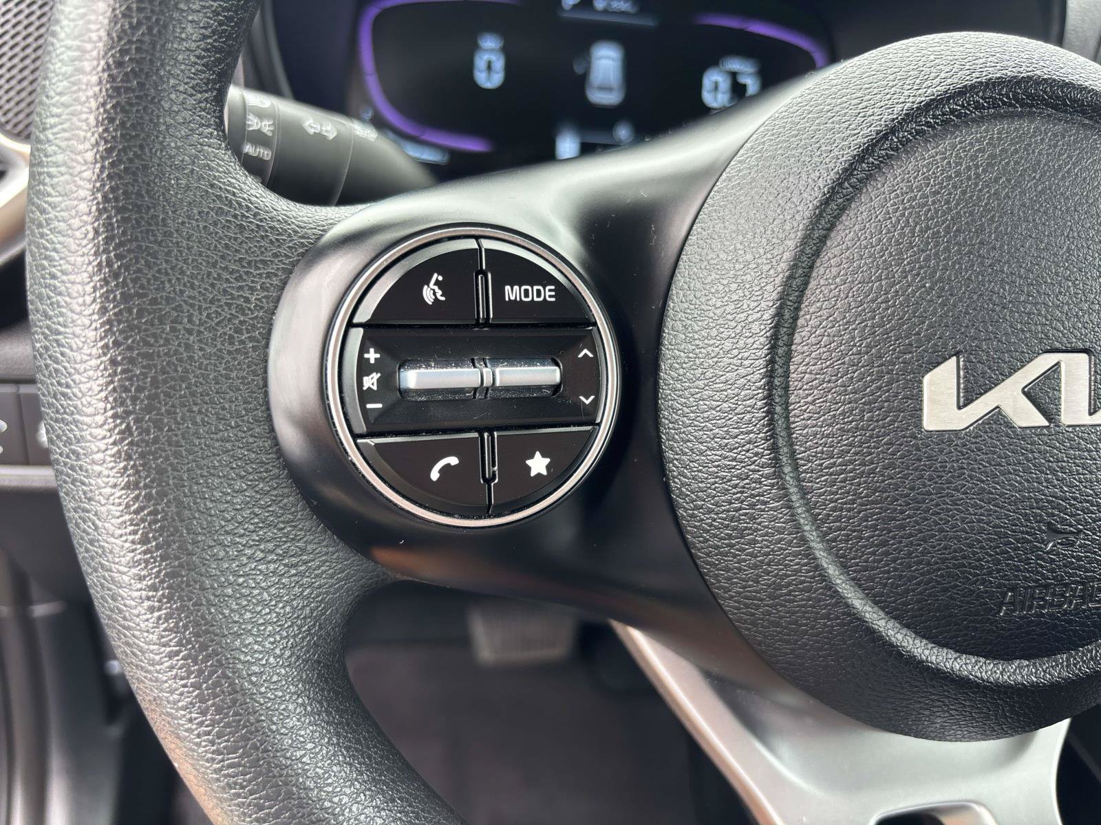 Used 2025 Kia Soul LX w/ LX Technology Package FWD image 18