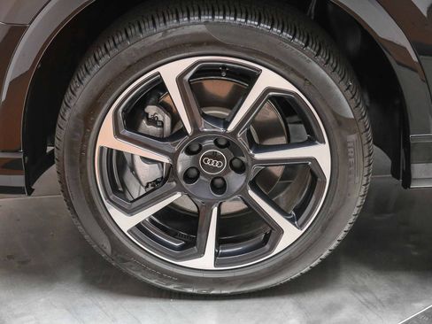 Certified 2025 Audi Q3 2.0T Premium Plus w/ Premium Plus Package AWD/4WD image 10