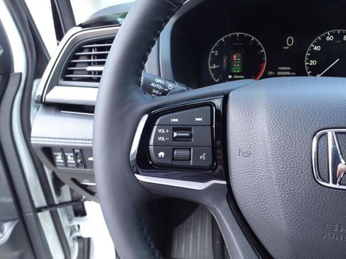 New 2025 Honda Odyssey Elite image 16