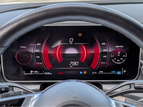 Used 2024 Mercedes-Benz GLC 300 4MATIC image 18