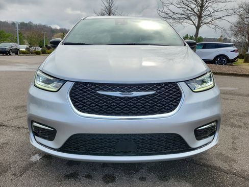 Used 2026 Chrysler Pacifica Select image 23