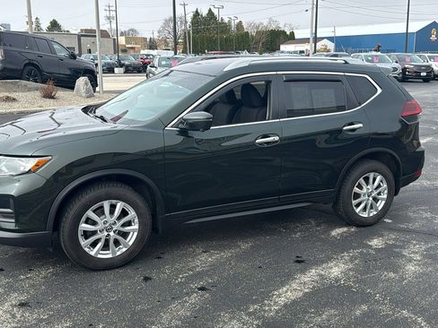 Used 2018 Nissan Rogue SV w/ Premium Package image 5