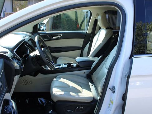 Used 2018 Ford Edge Titanium w/ Equipment Group 301A FWD image 14