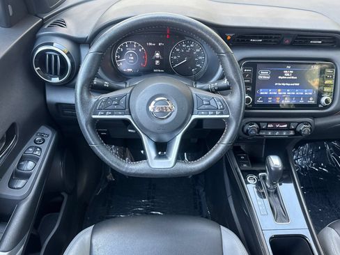 Used 2021 Nissan Kicks SR w/ SR Premium Package FWD image 14