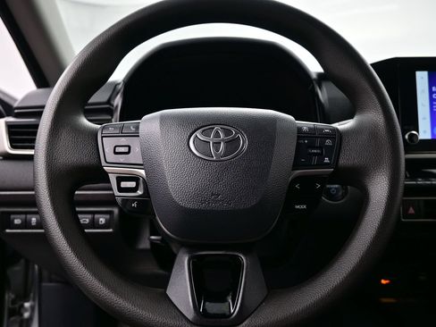 Used 2025 Toyota Camry LE FWD image 23