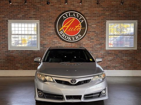 Used 2014 Toyota Camry SE image 29