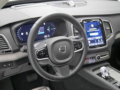Certified 2023 Volvo XC90 T8 Ultimate w/ Lounge Package AWD/4WD image 13