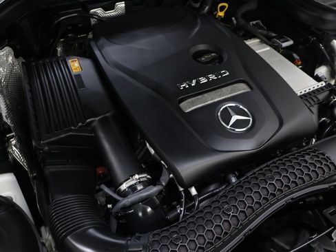 Used 2020 Mercedes-Benz GLC 350e 4MATIC w/ Premium Package image 22