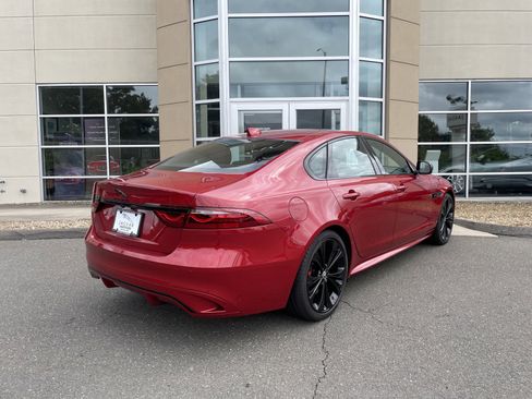 Used 2024 Jaguar XF R-Dynamic SE image 9