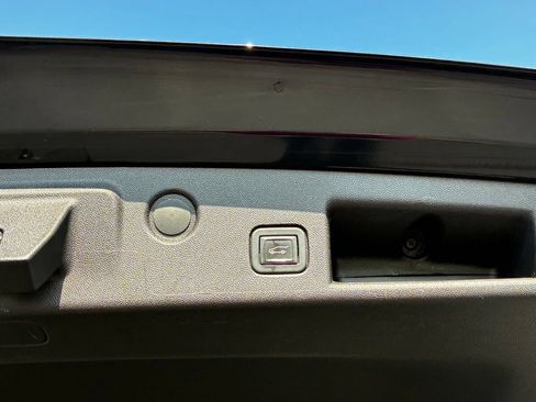Used 2020 Chevrolet Equinox LT AWD/4WD image 38