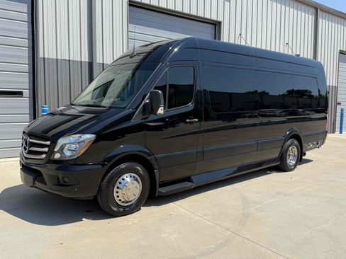 Used 2017 Mercedes-Benz Sprinter 3500 image 72