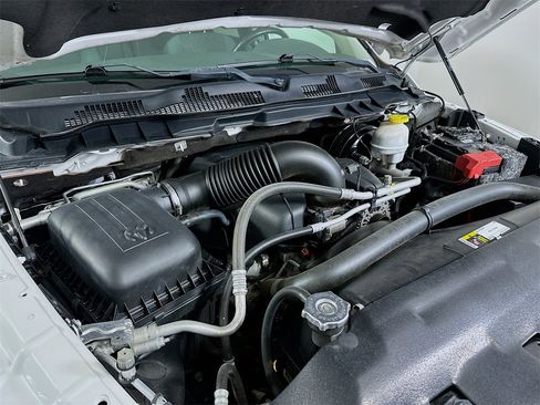 Used 2019 RAM 1500 Classic SLT w/ Luxury Group image 26