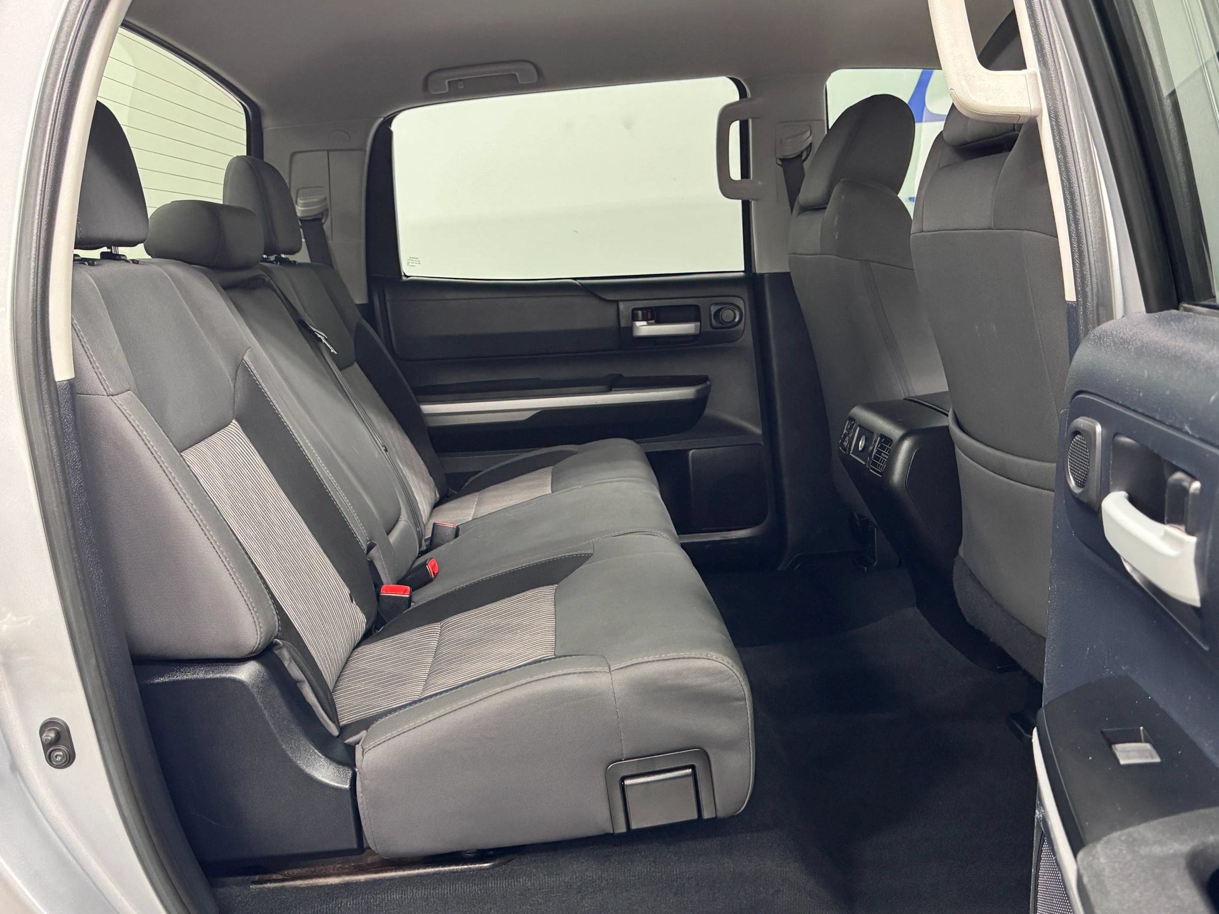 Used 2014 Toyota Tundra SR5 w/ SR5 Upgrade Package AWD/4WD image 11