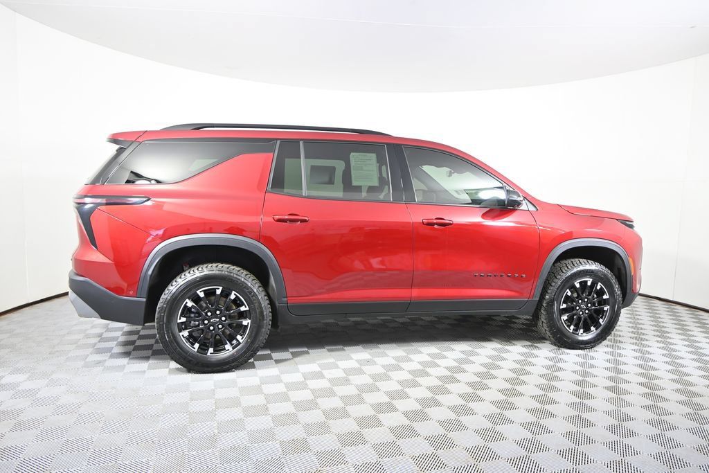 Used 2024 Chevrolet Traverse Z71 w/ Enhanced Driving Package AWD/4WD image 7