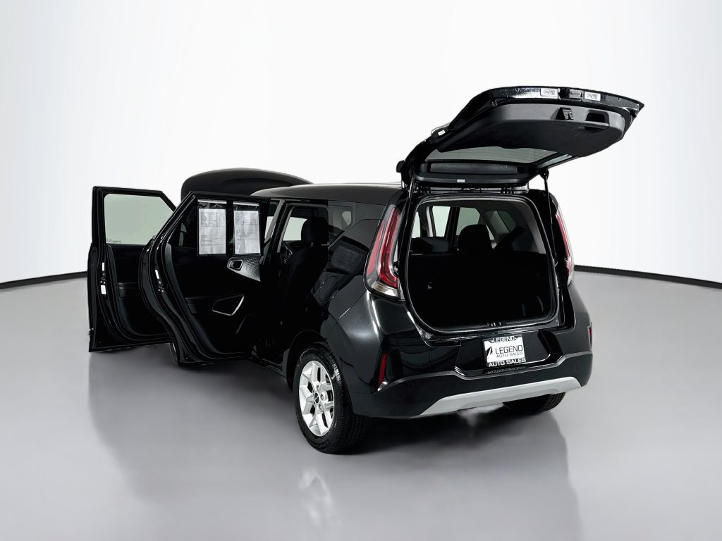 Used 2023 Kia Soul LX w/ LX Technology Package FWD image 26