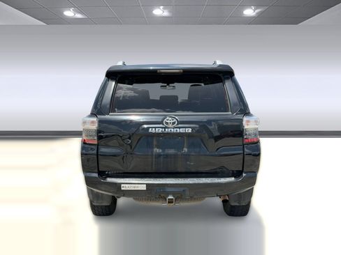 Used 2014 Toyota 4Runner SR5 AWD/4WD image 10
