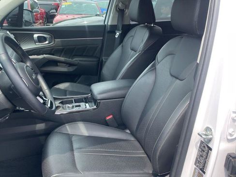 Used 2023 Kia Sorento SX AWD/4WD image 5