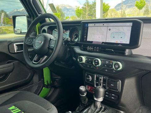 Used 2025 Jeep Wrangler Willys image 21