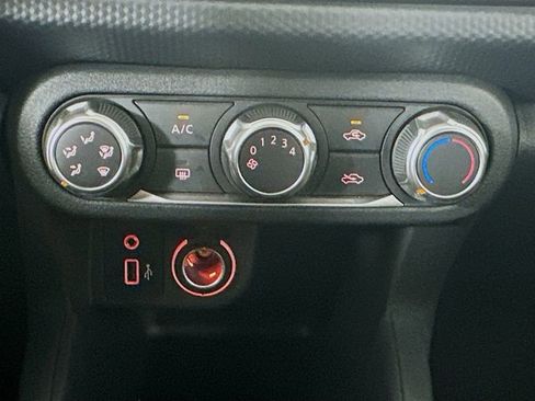 New 2025 Nissan Kicks Play S FWD image 18