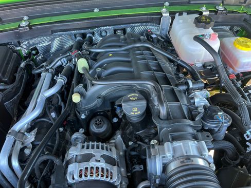 Used 2025 Jeep Wrangler Unlimited Rubicon w/ Technology Group image 22