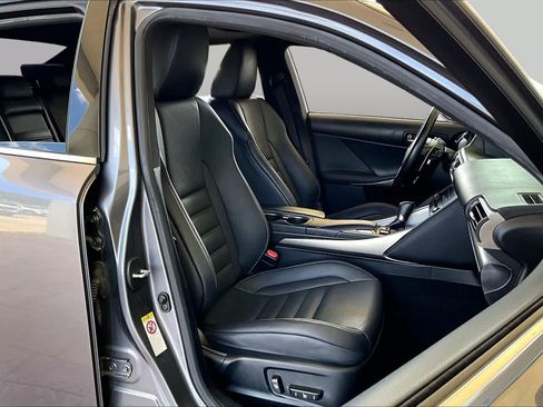 Used 2018 Lexus IS 300 F Sport w/ F Sport Package RWD image 8
