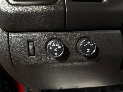 Used 2015 Chevrolet Colorado LT w/ Luxury Package AWD/4WD image 8