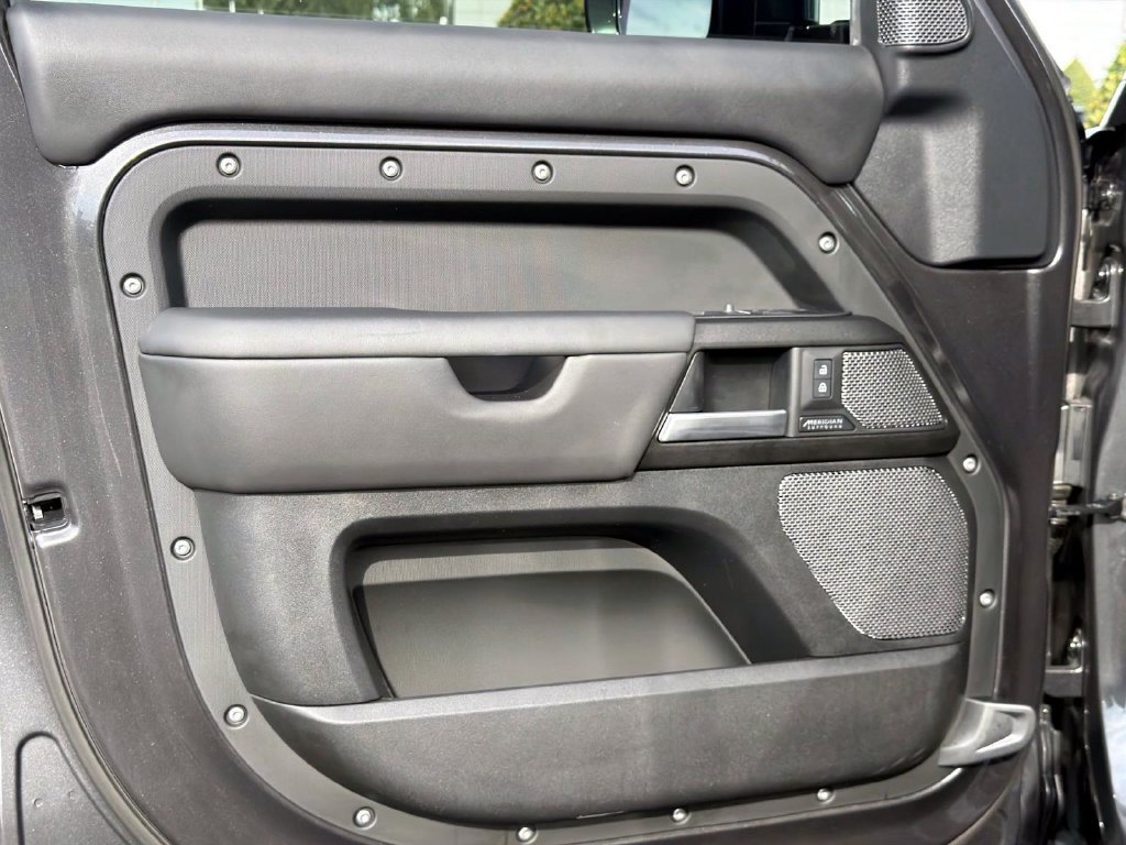 Used 2024 Land Rover Defender 110 Carpathian Edition AWD/4WD image 15